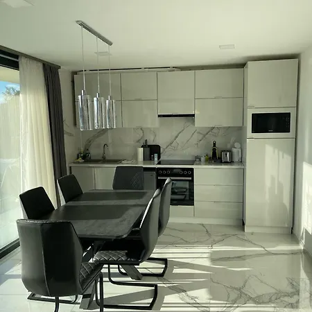Luxury In Balatonalmadi, Almadi Lux Ii - Crystal White 아파트 발라톤알마디