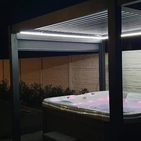 Luxury In Balatonalmadi, Almadi Lux Ii - Crystal White