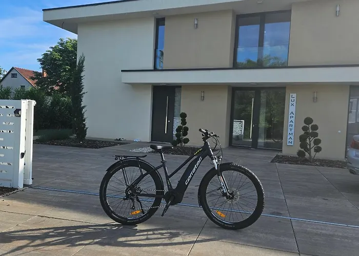 Luxury In Balatonalmadi, Almadi Lux Ii - Crystal White 公寓